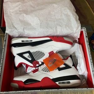 Jordan 4 fire red (2020)